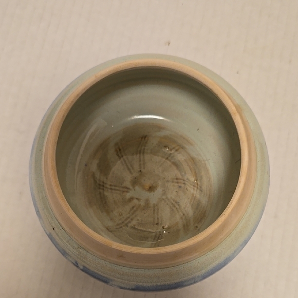 Elegant Blue and Cream Signed Pottery Bowl / Planter - Picture 8 of 16